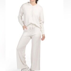 Splendid Ivory Cashmere Blend Set with Wide Leg Pants